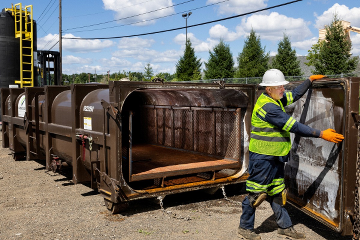 Industrial waste hauling